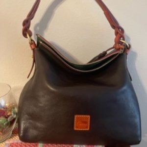 A Shoulder-Carrying Dooney